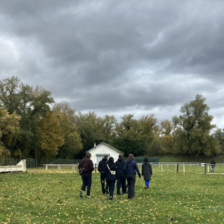 Premi&egrave;re balade en traversant le stade