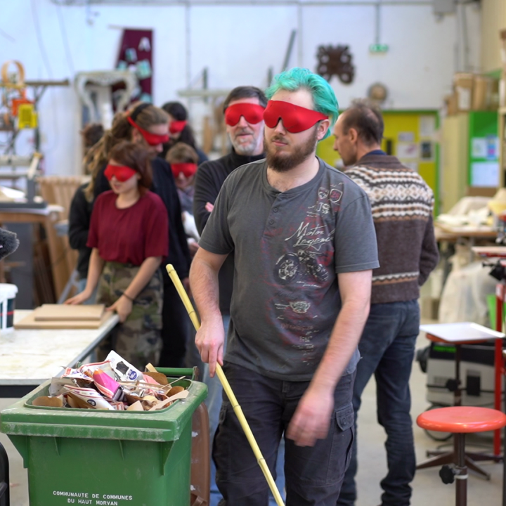 Ateliers "Blind trip" avec les élèves.