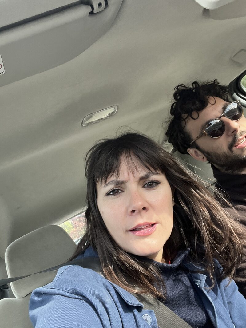 le duo en pleine r&eacute;flexion