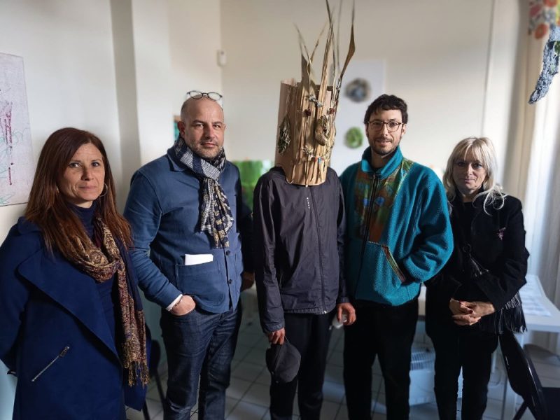 de gauche &agrave; droite : C&eacute;line G&acirc;t&eacute; Piaut, S&eacute;bastien Lardet pour la DRAC, un jeune des ateliers, Alexis de Raphelis, Christine Villette