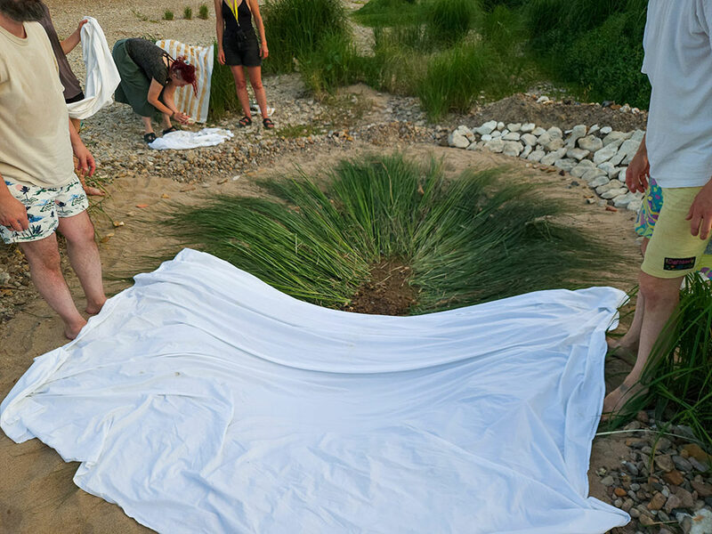 recouvrir le bain avec les draps