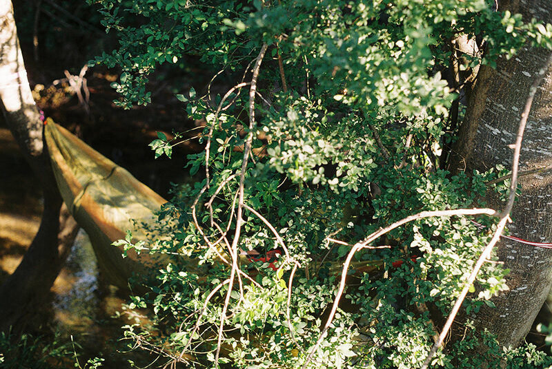 Bivouac au-dessus de l'eau