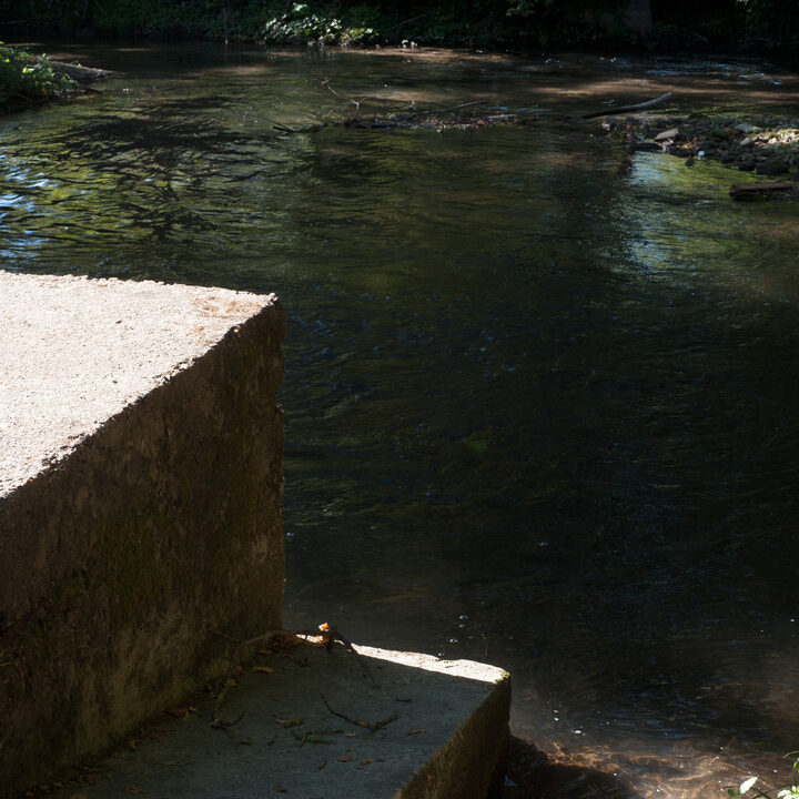 d&eacute;tail du lavoir sur le Nohain