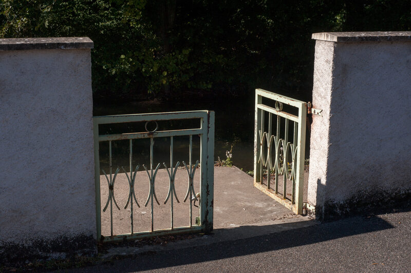 entr&eacute;e du lavoir, rue &Eacute;mile Combes